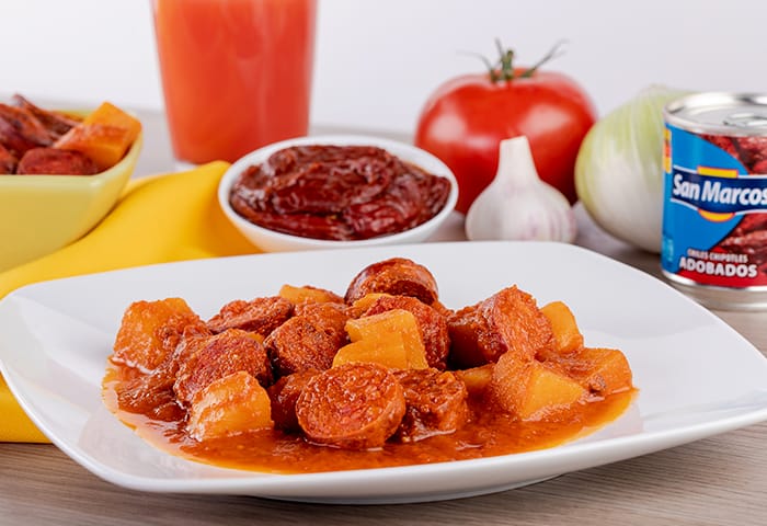 Longaniza en salsa de chipotle