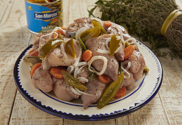 Manitas de cerdo en escabeche San Marcos