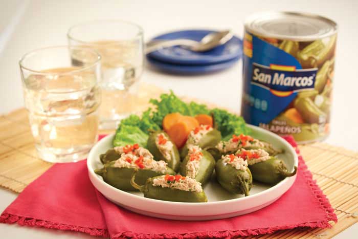Botana jalapeños rellenos de atún